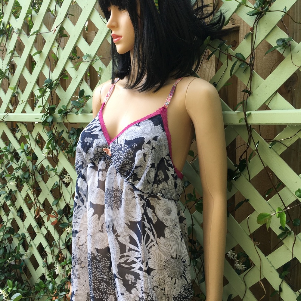 LIBERTY LONDON TARGET SHORT NIGHTGOWN - Picture 2 of 9